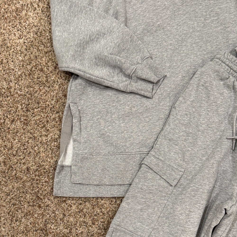 Old Navy Gray Sweatshirt and Joggers Set - Picture 4 of 9